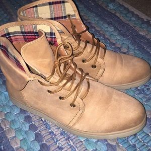 Cliffs by White Mountain boots